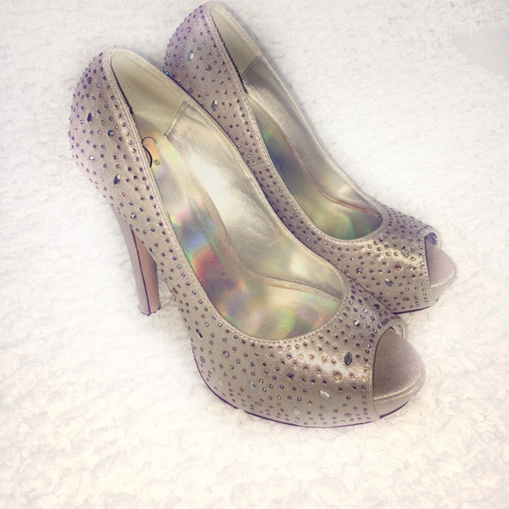 Delicious silver rhinestone platform Prom shoes
